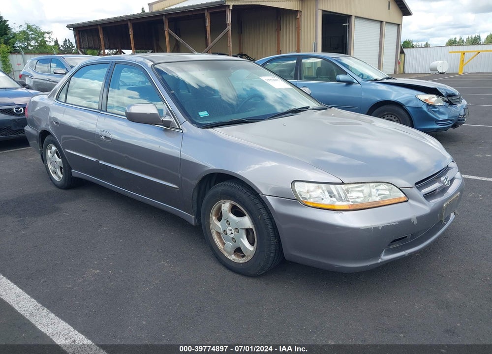 2000 HONDA ACCORD 2.3 EX VIN: JHMCG5660YC002146