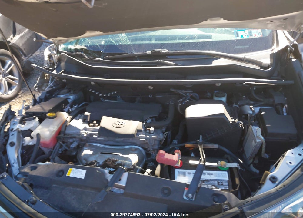 2018 TOYOTA RAV4 XLE VIN: 2T3RFREV1JW811933