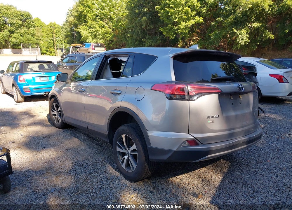 2018 TOYOTA RAV4 XLE VIN: 2T3RFREV1JW811933