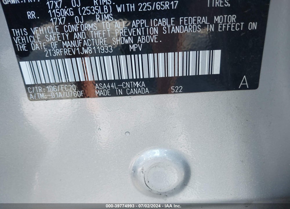2018 TOYOTA RAV4 XLE VIN: 2T3RFREV1JW811933