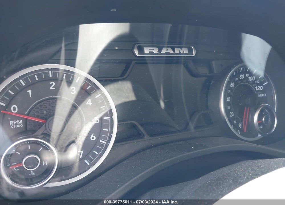 2022 RAM 1500 LAIE  4X4 5'7 BOX VIN: 1C6SRFJT4NN235609