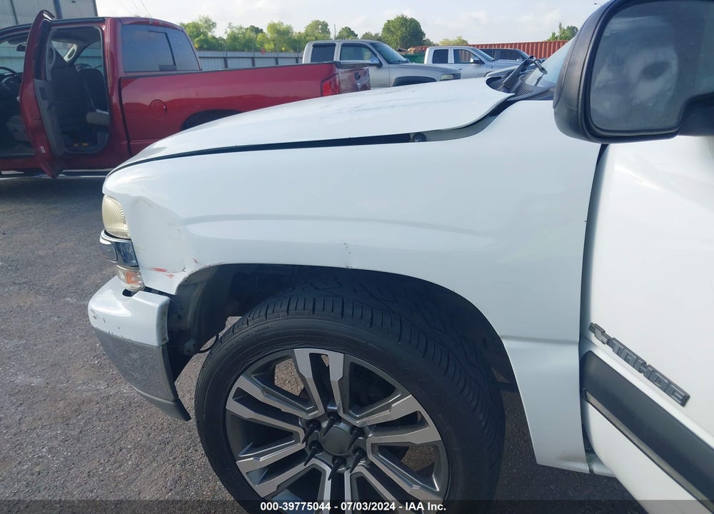 2002 CHEVROLET TAHOE LS VIN: 1GNEC13Z02R184648