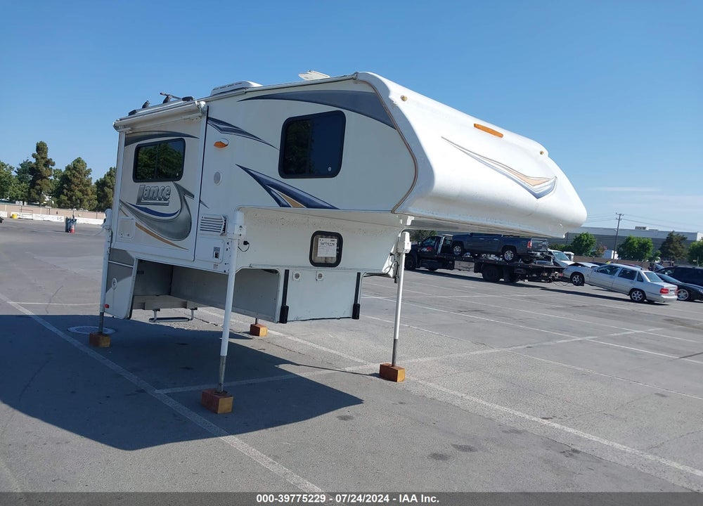 2013 LANCE CAMPER 1050S VIN: 169466