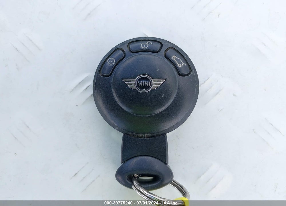 2013 MINI COUNTRYMAN COOPER S VIN: WMWZC5C57DWP32824
