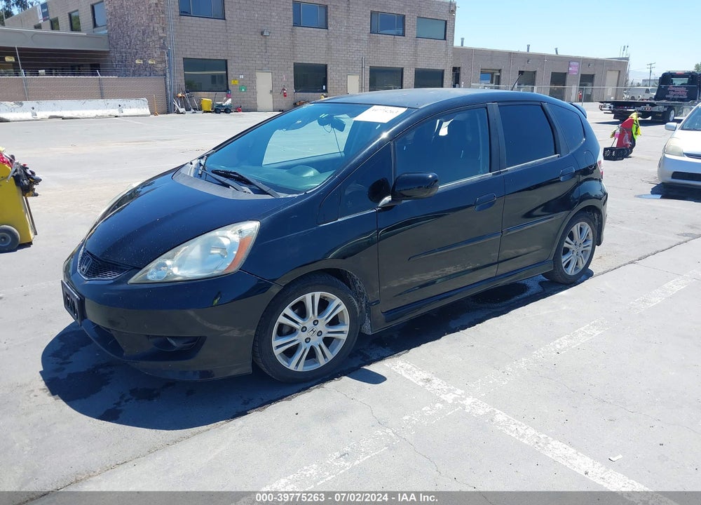 2010 HONDA FIT VIN: JHMGE8H64AC039258
