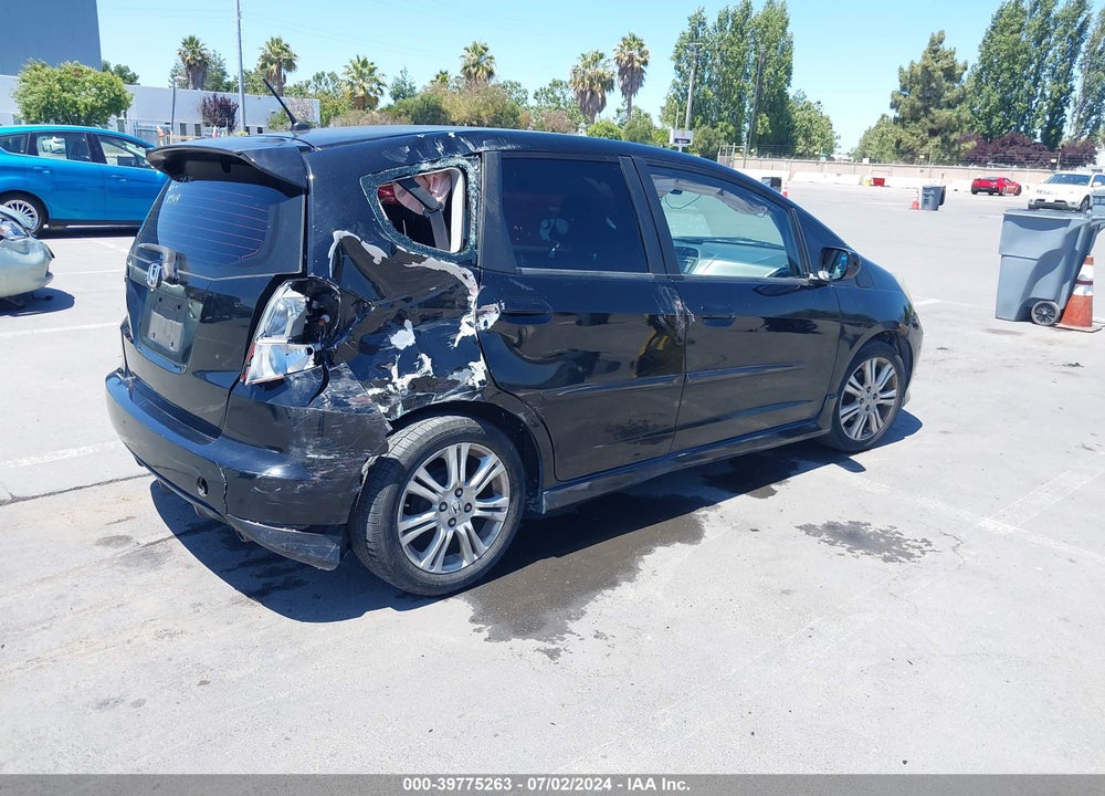 2010 HONDA FIT VIN: JHMGE8H64AC039258