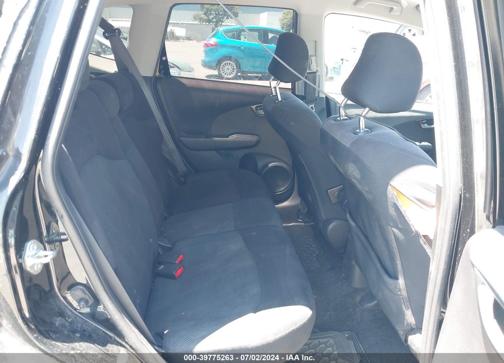 2010 HONDA FIT VIN: JHMGE8H64AC039258
