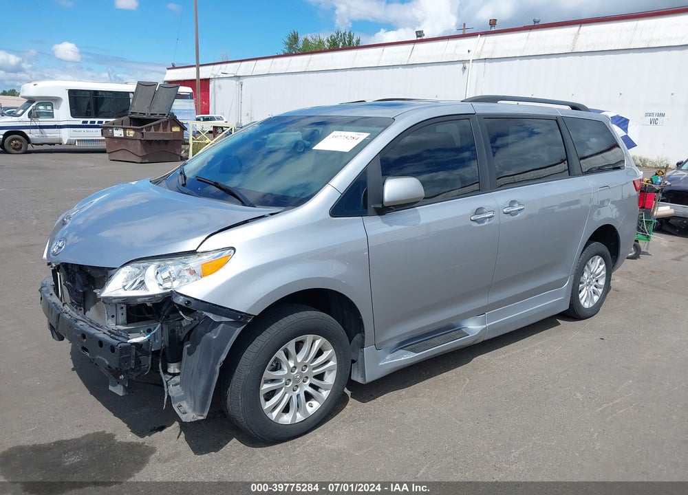 2016 TOYOTA SIENNA XLE PREMIUM 8 PASSENGER VIN: 5TDYK3DC2GS762580