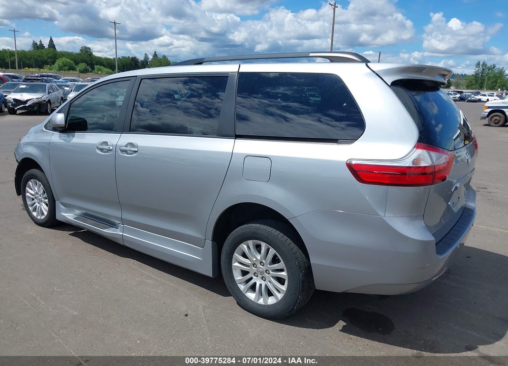 2016 TOYOTA SIENNA XLE PREMIUM 8 PASSENGER VIN: 5TDYK3DC2GS762580