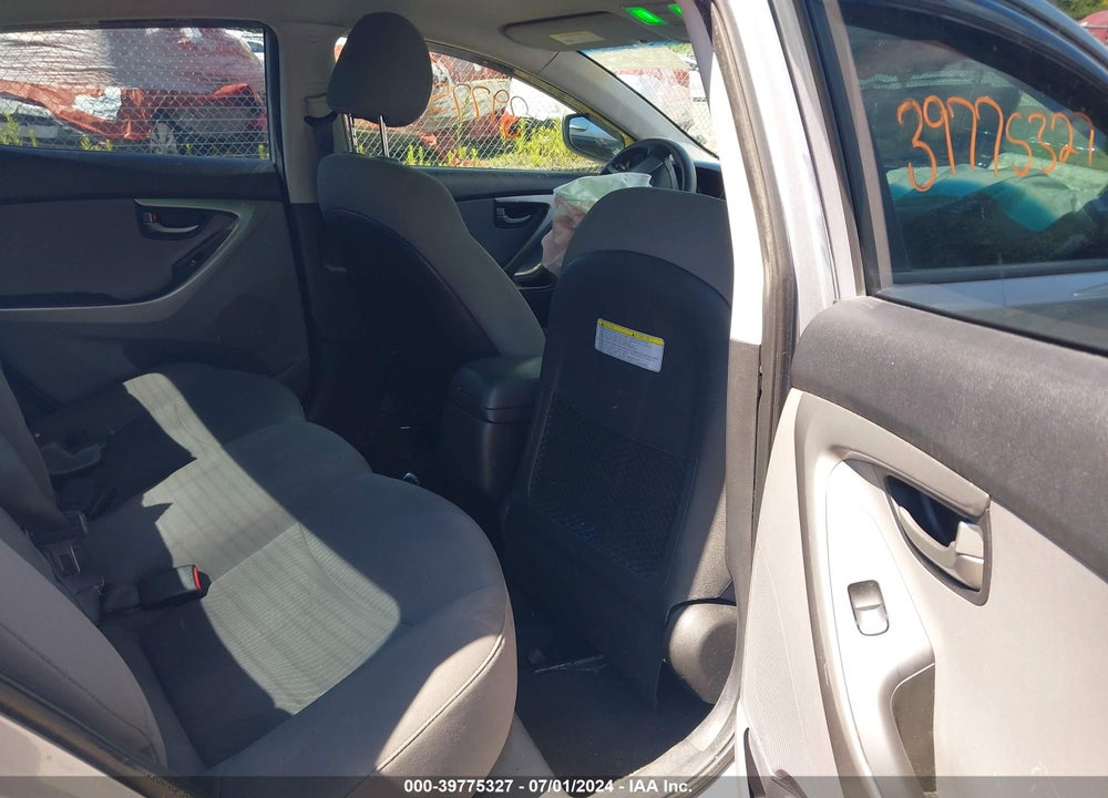 2015 HYUNDAI ELANTRA SE VIN: 5NPDH4AE7FH624952