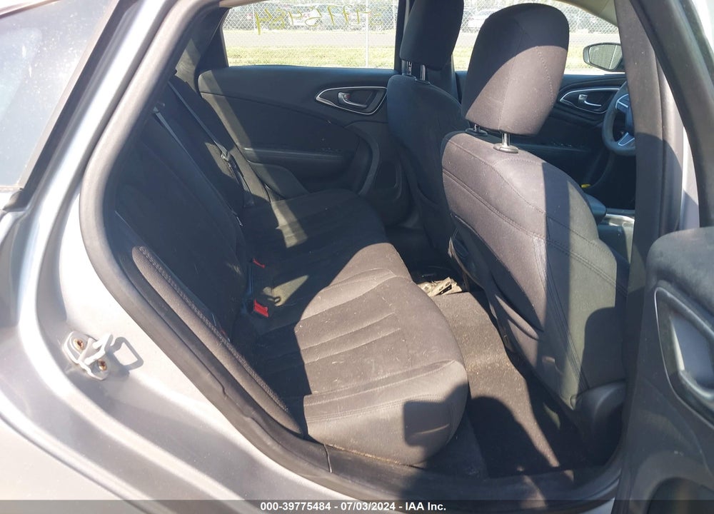2015 CHRYSLER 200 LIMITED VIN: 1C3CCCAB0FN611104