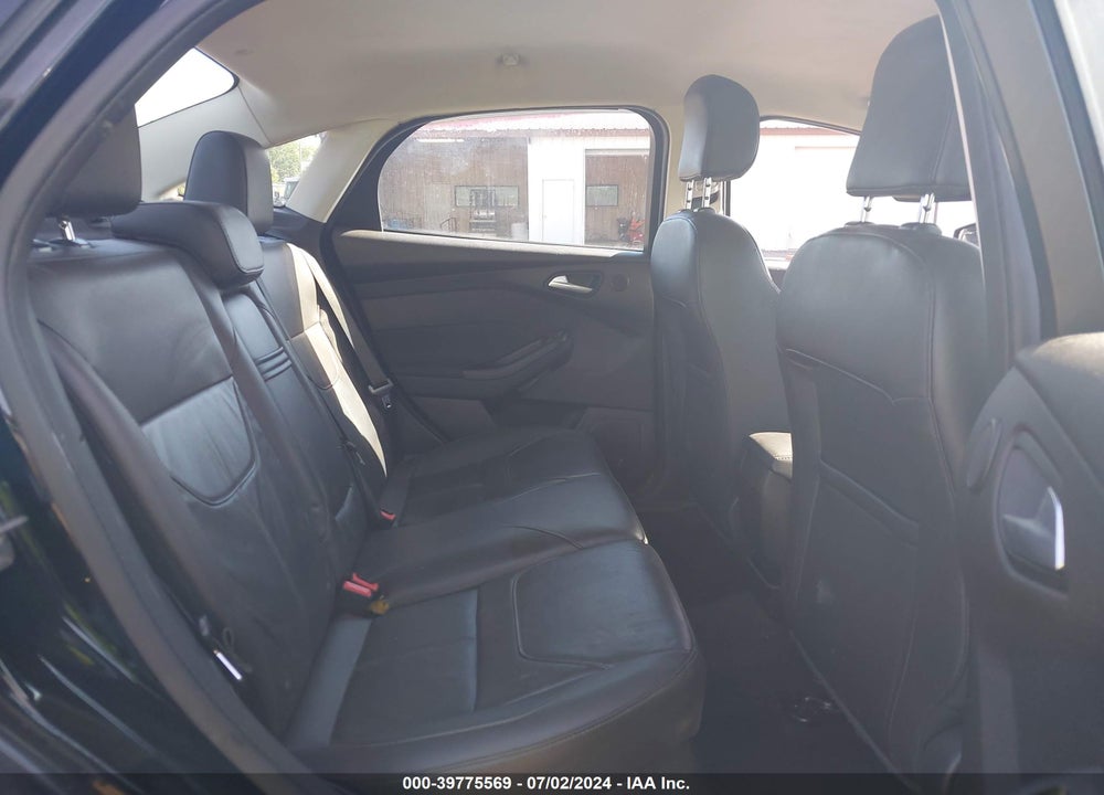 2016 FORD FOCUS TITANIUM VIN: 1FADP3J29GL232156