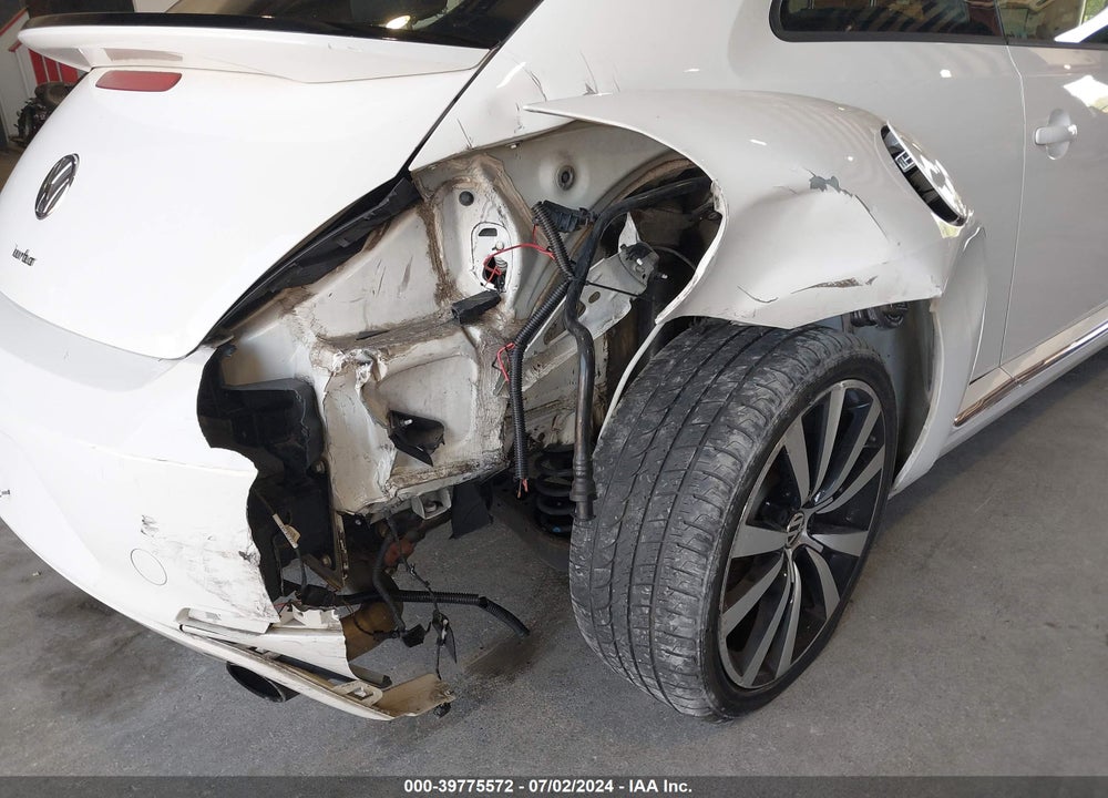 2012 VOLKSWAGEN BEETLE 2.0T TURBO LAUNCH EDITION VIN: 3VWVA7AT6CM604266