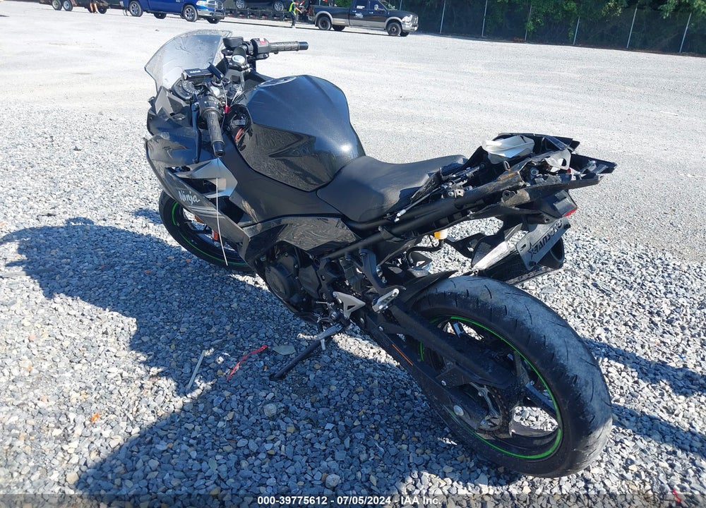 2022 KAWASAKI EX400 VIN: JKAEXKH1XNDAE5918