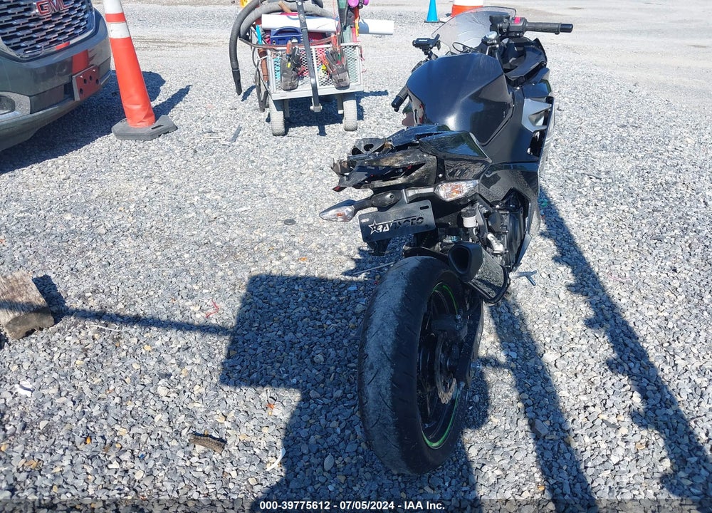 2022 KAWASAKI EX400 VIN: JKAEXKH1XNDAE5918