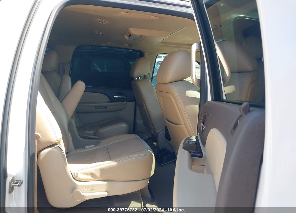 2011 GMC YUKON XL 1500 DENALI VIN: 1GKS1MEF9BR398208