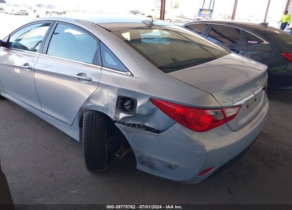 2014 HYUNDAI SONATA GLS VIN: 5NPEB4AC2EH901218