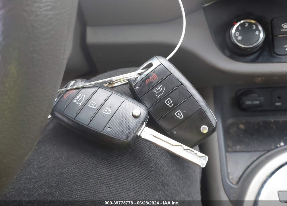 2015 KIA SPORTAGE LX VIN: KNDPBCAC8F7755951