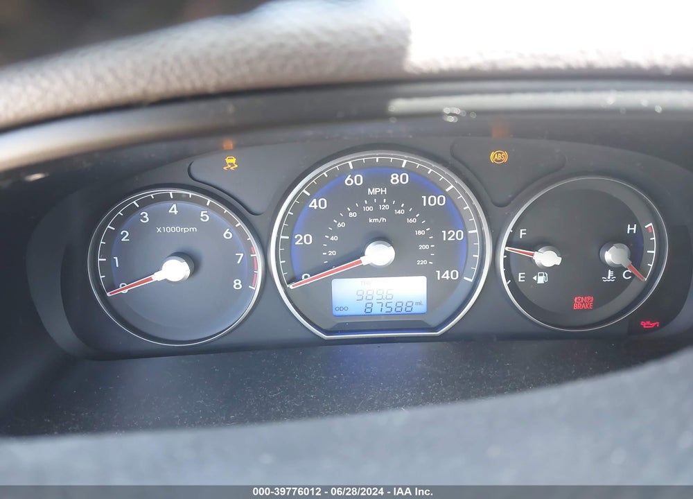 2011 HYUNDAI SANTA FE SE VIN: 5XYZH4AG8BG007777