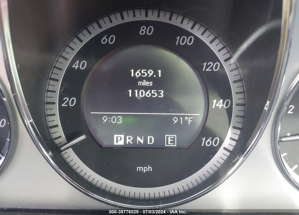 2011 MERCEDES-BENZ C 300 LUXURY/SPORT VIN: WDDGF5EB0BR174126