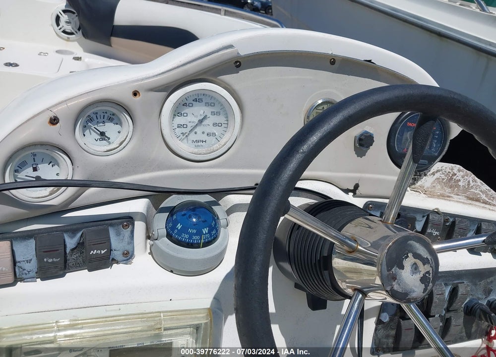 2004 HURRICANE BOAT VIN: GDYL5322C404
