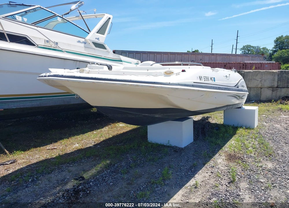 2004 HURRICANE BOAT VIN: GDYL5322C404