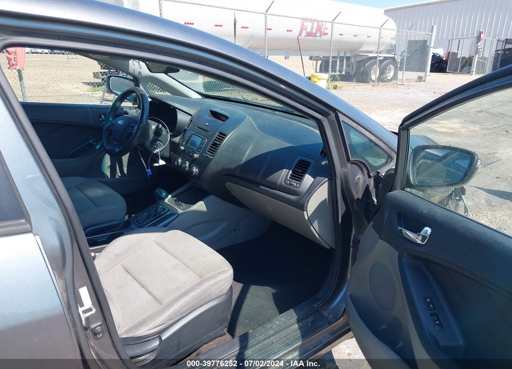2016 KIA FORTE VIN: KNAFX4A66G5537594