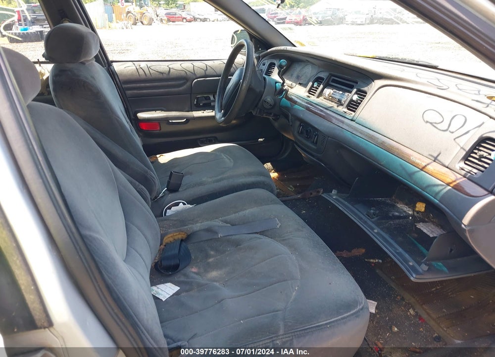2002 FORD CROWN VICTORIA STANDARD VIN: 2FAFP73W82X121772