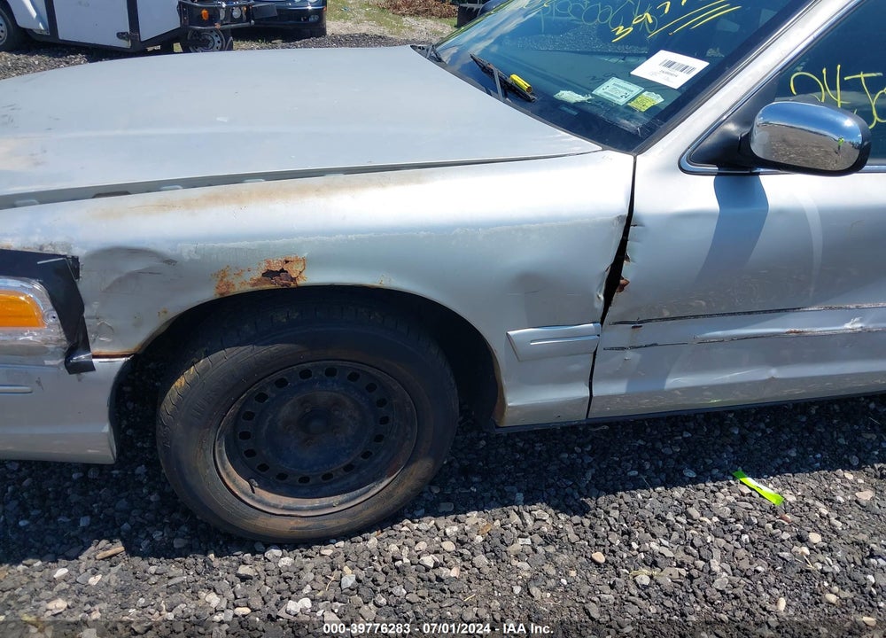 2002 FORD CROWN VICTORIA STANDARD VIN: 2FAFP73W82X121772