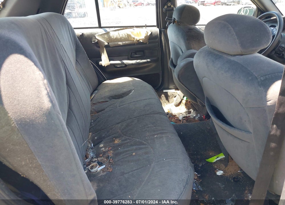 2002 FORD CROWN VICTORIA STANDARD VIN: 2FAFP73W82X121772