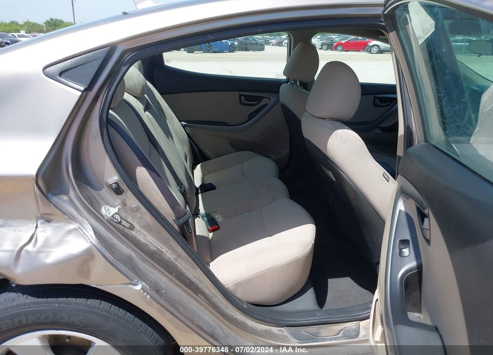 2014 HYUNDAI ELANTRA SE VIN: 5NPDH4AE0EH464329