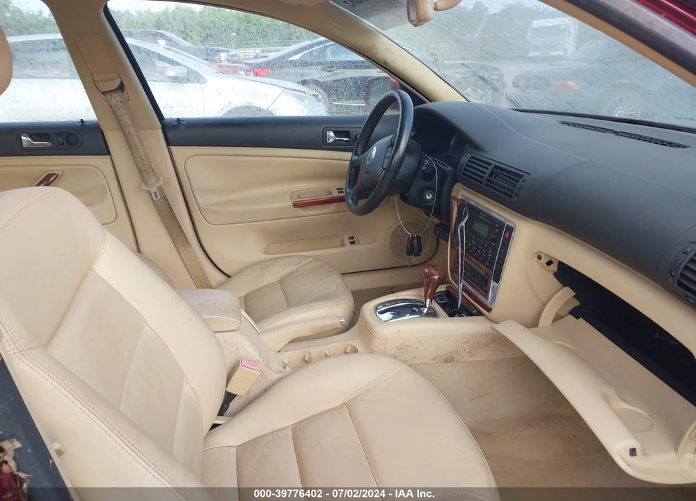 2003 VOLKSWAGEN PASSAT GLX VIN: WVWWH63B23E215700
