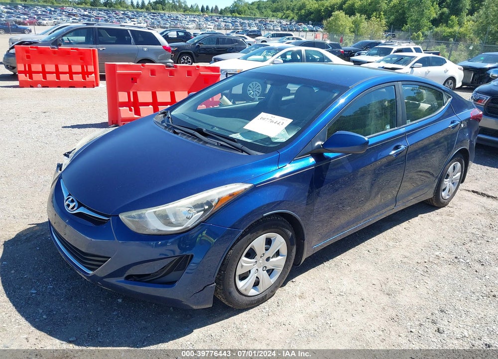 2016 HYUNDAI ELANTRA SE VIN: 5NPDH4AE2GH779104