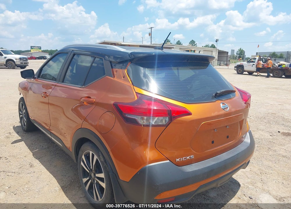 2018 NISSAN KICKS SR VIN: 3N1CP5CU0JL508948