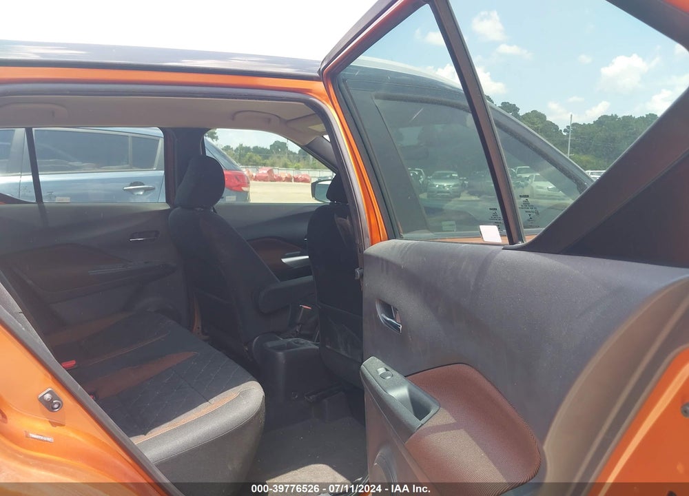 2018 NISSAN KICKS SR VIN: 3N1CP5CU0JL508948