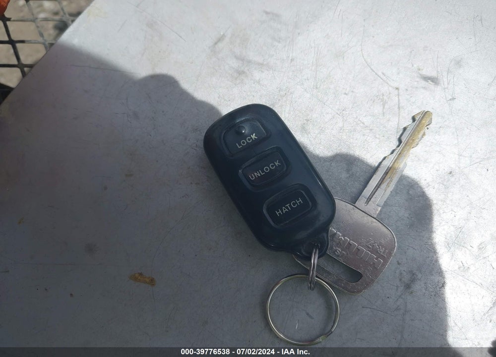 2003 TOYOTA MATRIX/XR VIN: 2T1KR32E43C134223