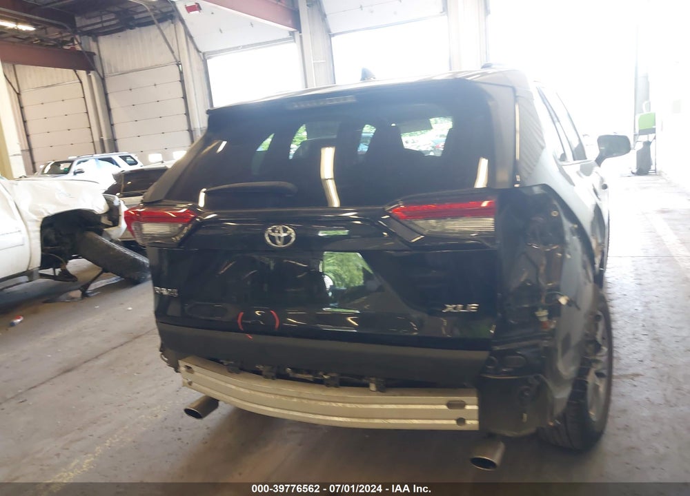 2022 TOYOTA RAV4 XLE VIN: 2T3W1RFV4NW193948