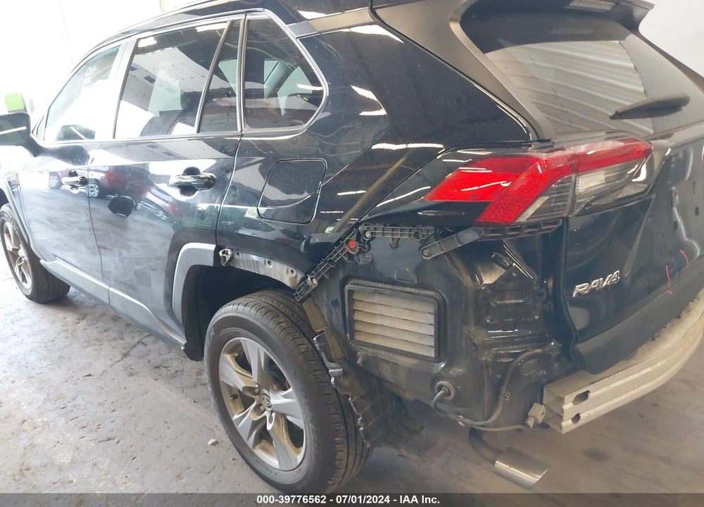 2022 TOYOTA RAV4 XLE VIN: 2T3W1RFV4NW193948