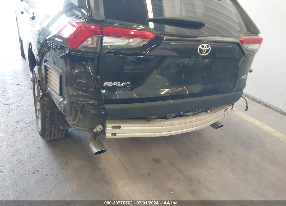 2022 TOYOTA RAV4 XLE VIN: 2T3W1RFV4NW193948