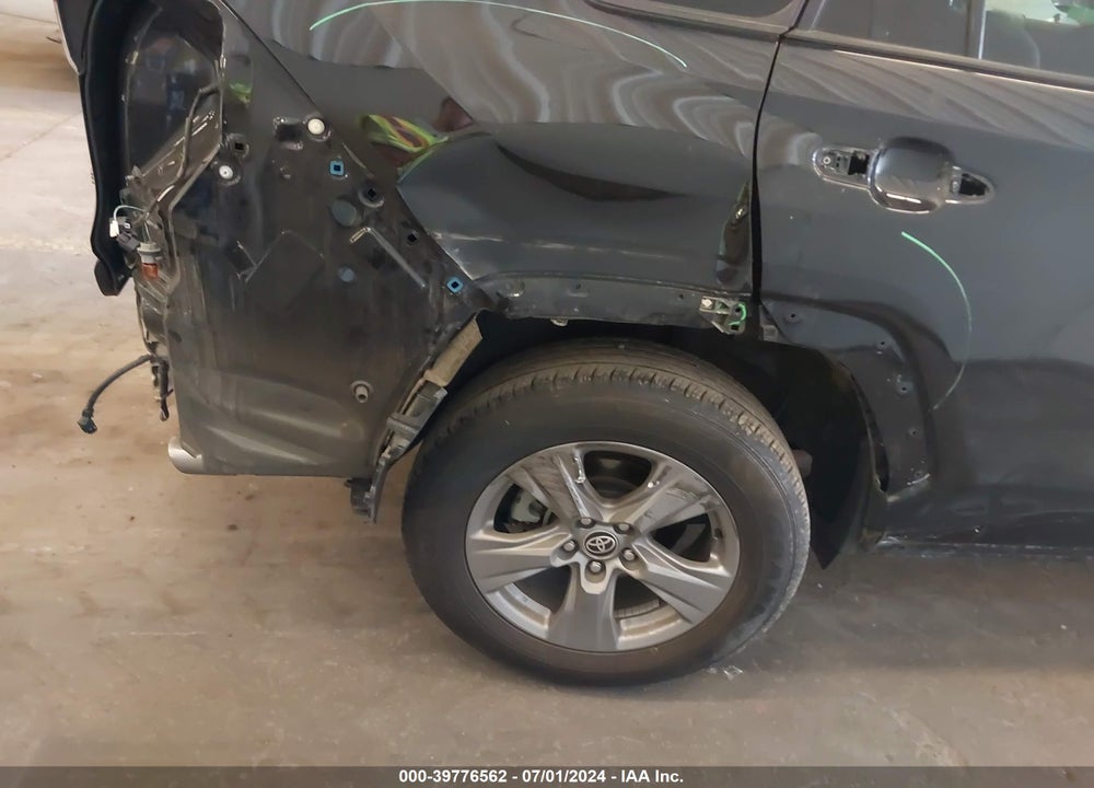 2022 TOYOTA RAV4 XLE VIN: 2T3W1RFV4NW193948