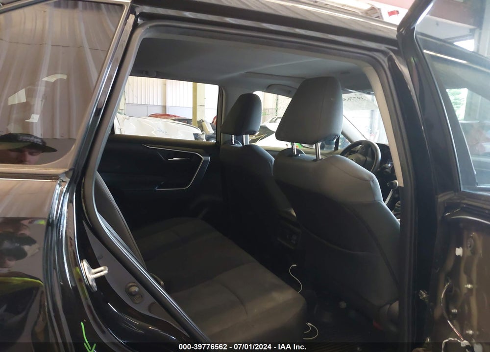 2022 TOYOTA RAV4 XLE VIN: 2T3W1RFV4NW193948