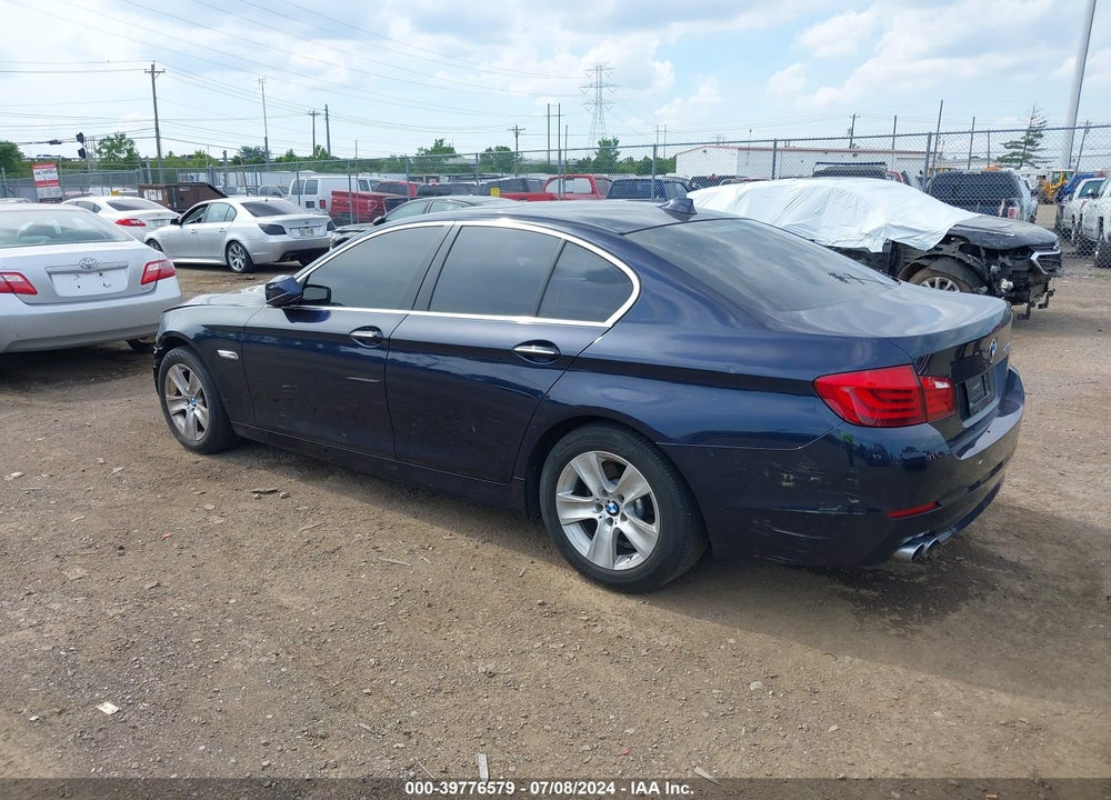 2011 BMW 528I VIN: WBAFR1C57BC738065