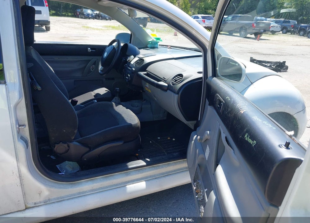 2002 VOLKSWAGEN NEW BEETLE GL VIN: 3VWBK21C22M416488