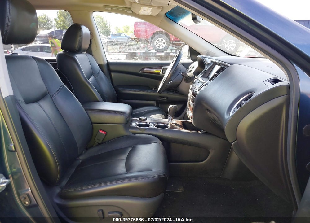 2014 NISSAN PATHFINDER SL VIN: 5N1AR2MM0EC647096