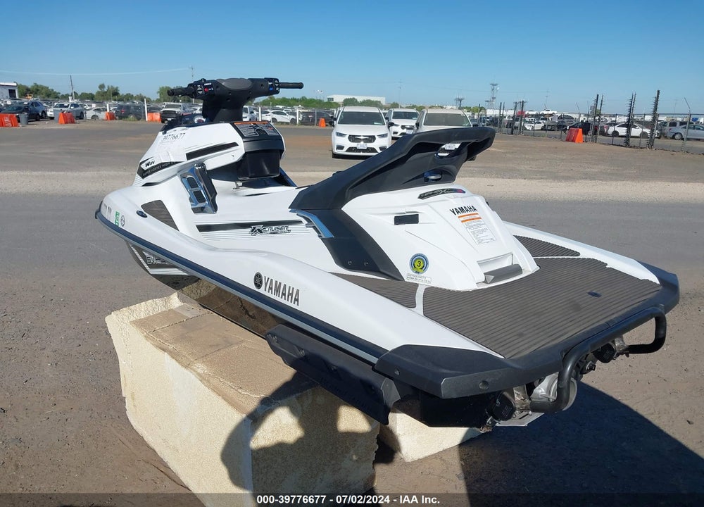 2016 YAMAHA FX CRUISER VIN: YAMA1421J516