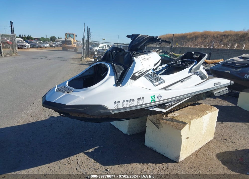 2016 YAMAHA FX CRUISER VIN: YAMA1421J516
