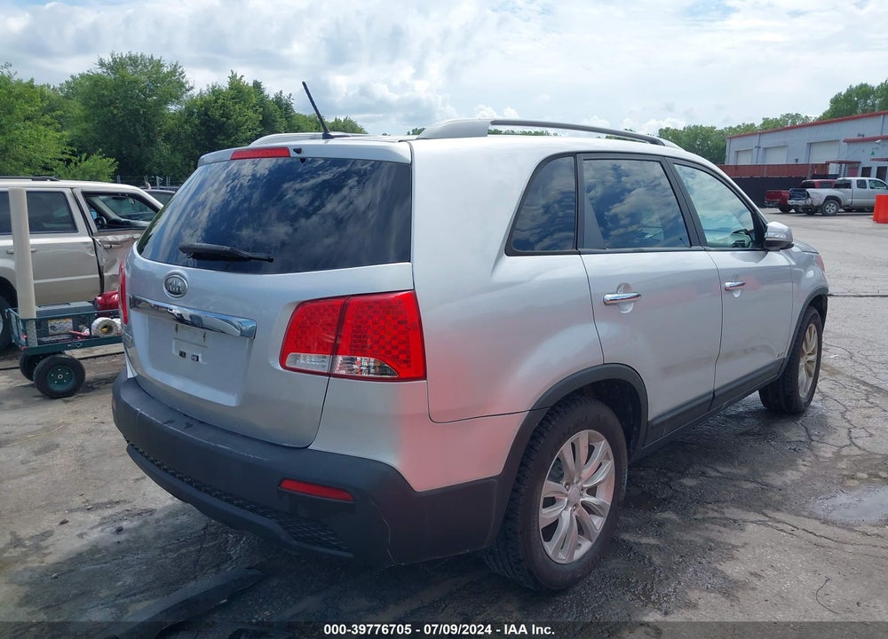 2011 KIA SORENTO LX V6 VIN: 5XYKTDA29BG176470