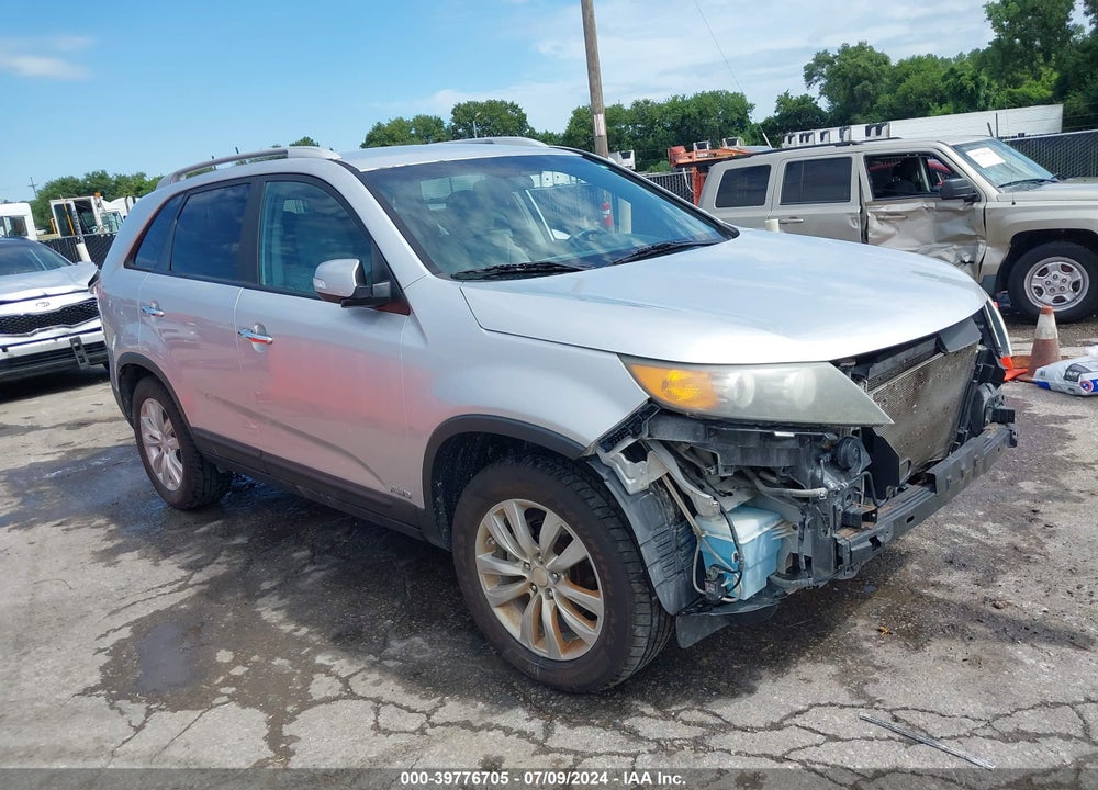 2011 KIA SORENTO LX V6 VIN: 5XYKTDA29BG176470