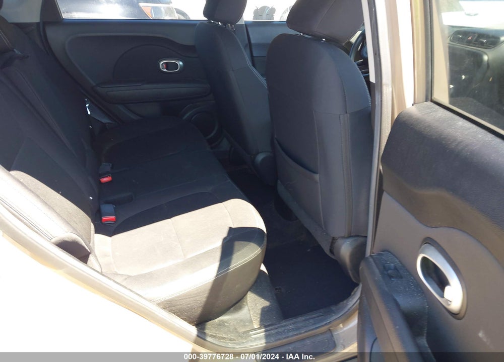 2014 KIA SOUL VIN: KNDJN2A26E7074443