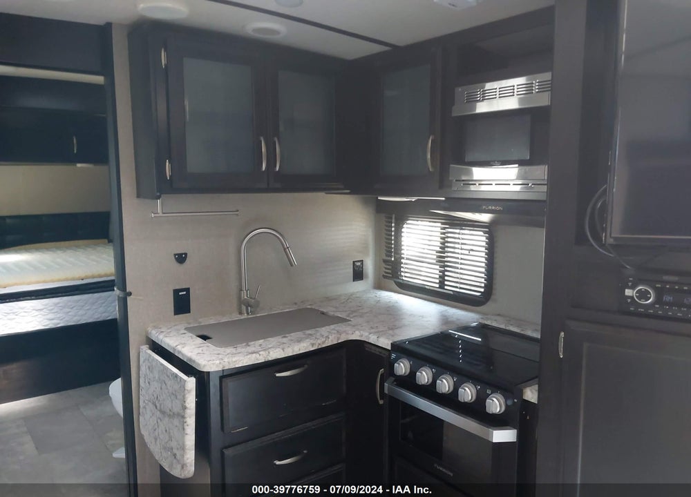 2019 GRAND DESIGN IMAGINE 2500RL VIN: 573TE3028K1208909